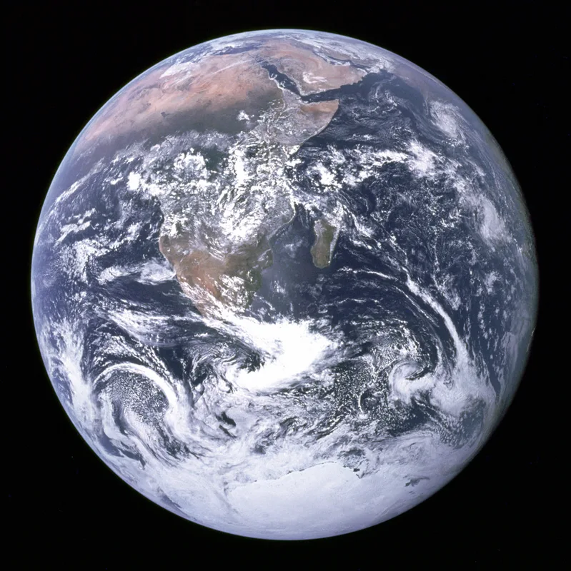 宇宙から撮影された地球全景