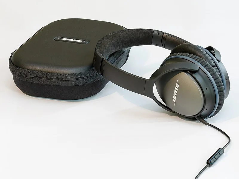 ボーズ QuietComfort 25 ノイズキャンセリング・ヘッドホン