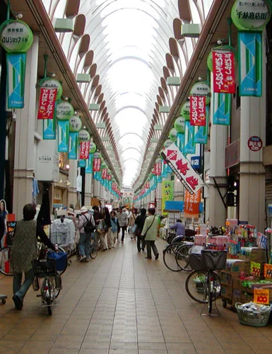 アーケードの商店街